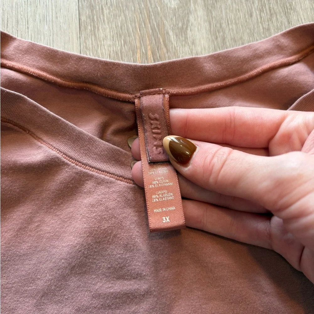 Skims Top - Picture 2 of 5